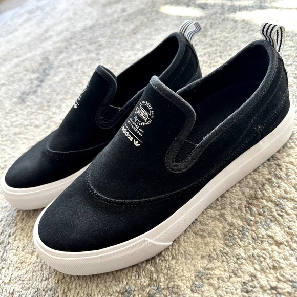 NEW Women’s Size 6 Adidas Matchcourt Black Sueded Slip Shoes Skateboardi… - Picture 3 of 9